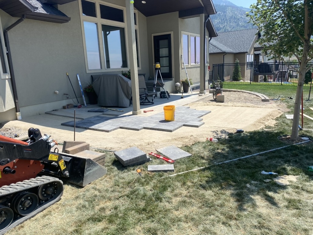 Paver Patio Before 5